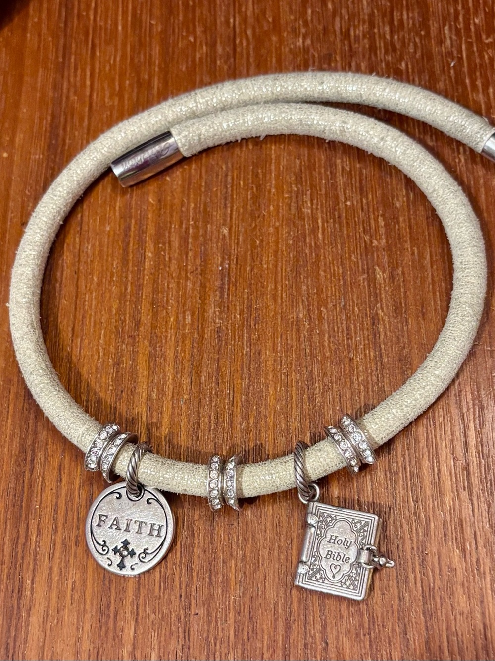 🆕Listing! Brighton Holy Bible charm It opens! Engraved verses Silver Retired - Picture 7 of 7